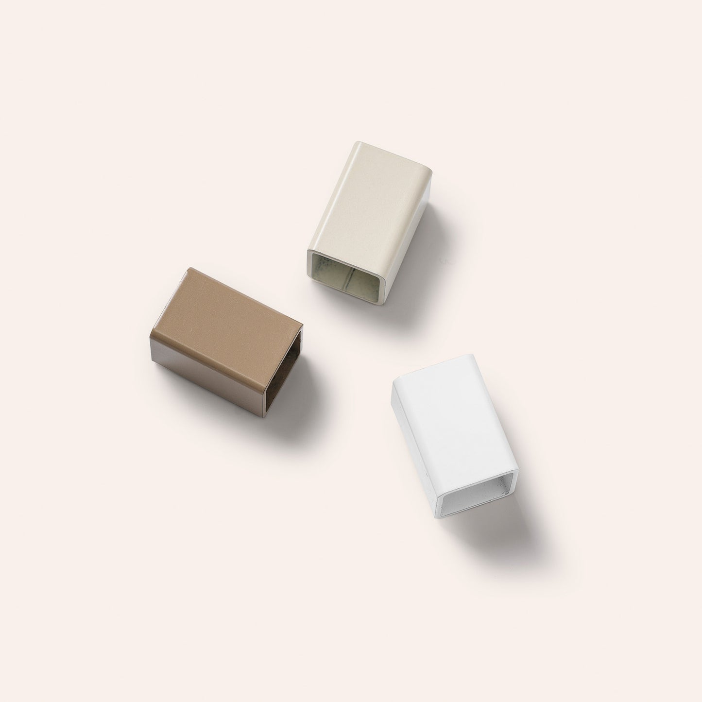 varuprov i kamel, off-white och vit