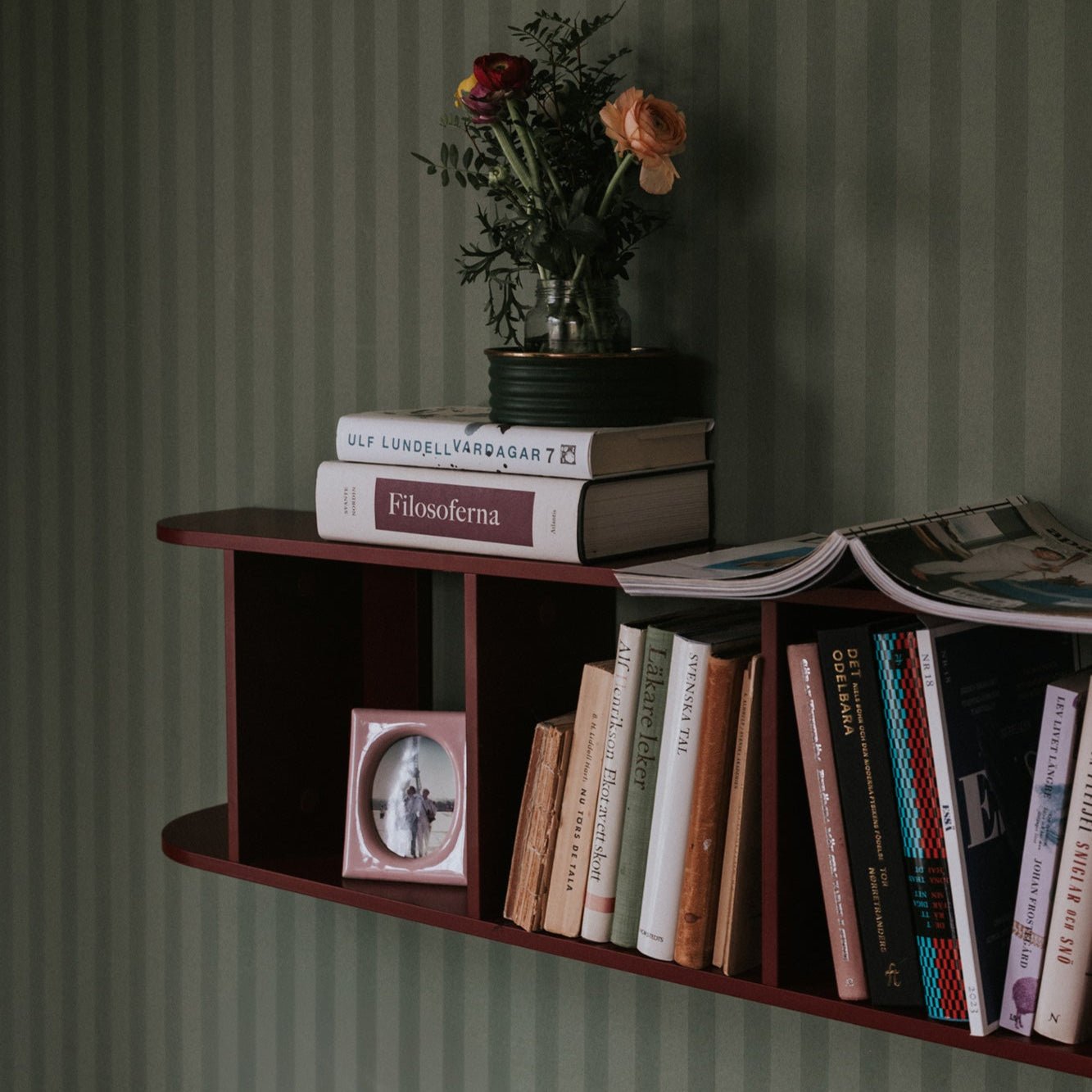 Flaneur Wall Shelf - Burgundy