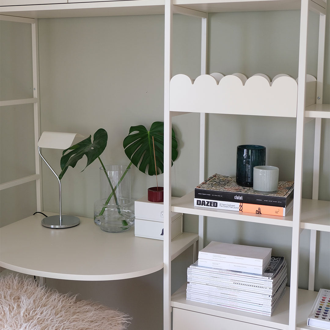 Desk shelf