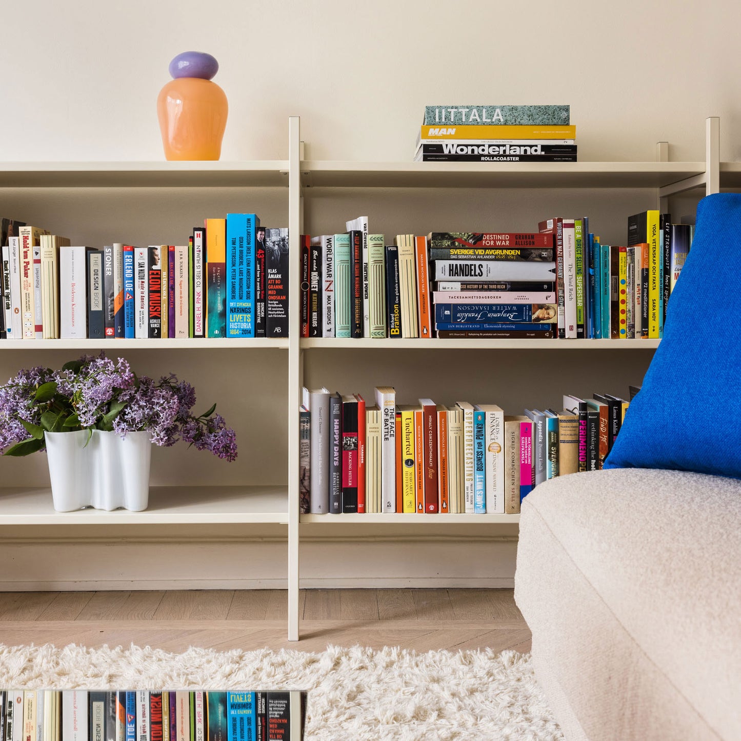 Kleines Bücherregal